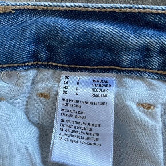 AE Mom Jeans Size 0 - Picture 4 of 4